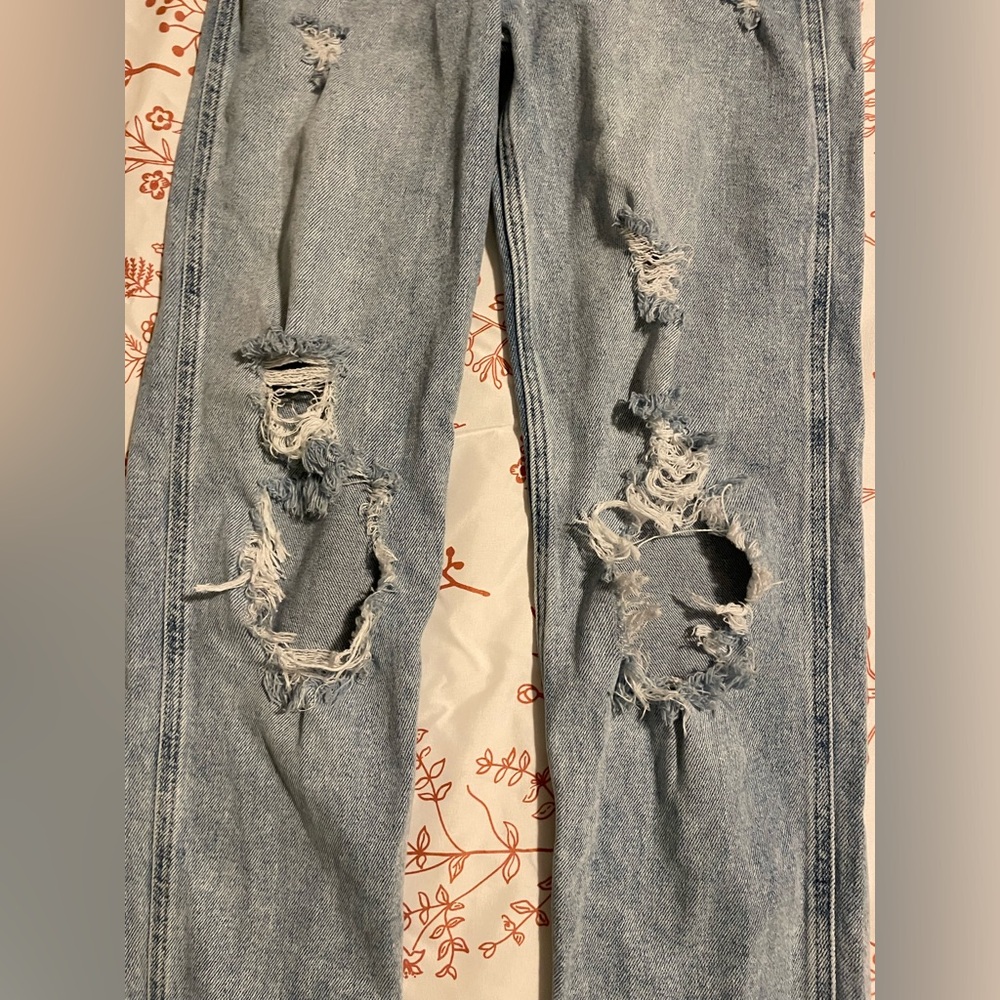 Ultra High Rise Mom Jeans 00 R - Picture 2 of 5